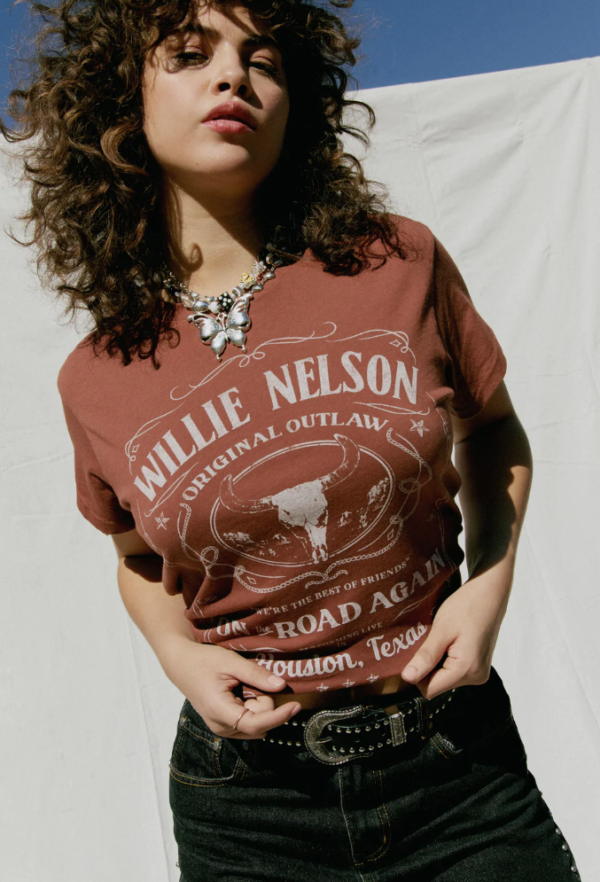 Daydreamer Willie Nelson Whiskey Label Tour Tee