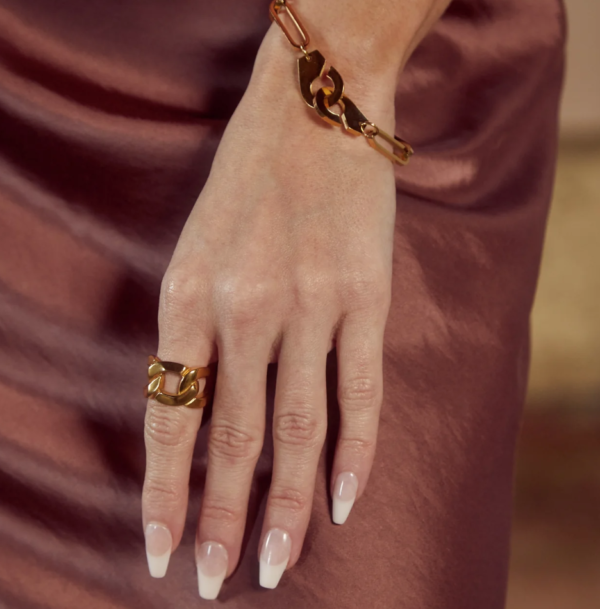 Sahira Mika Oversize Chain Ring
